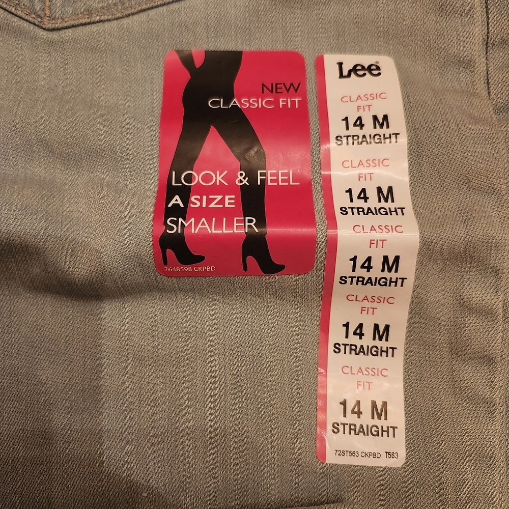 Lee Classic Fit Light Blue Jeans - Picture 3 of 15